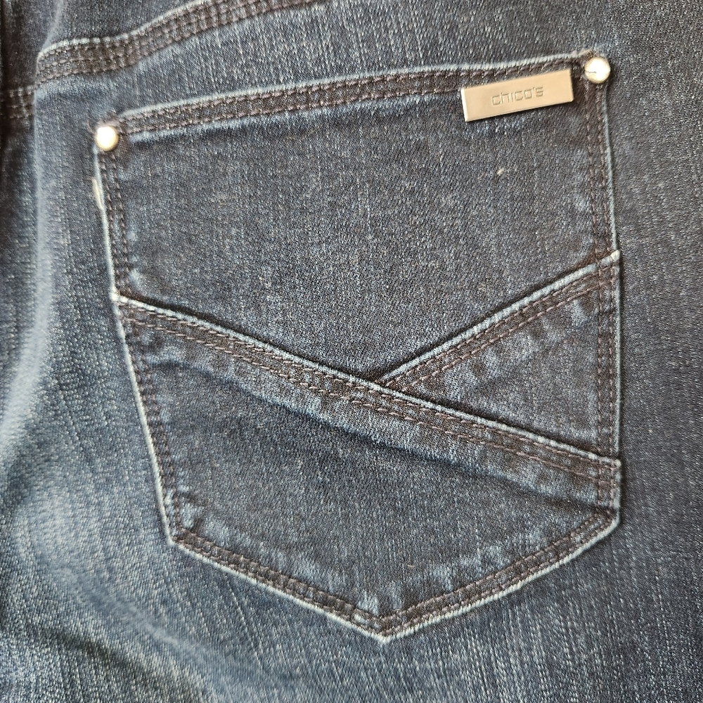 Chico's Dark Wash So Slimming Rhinestone Denim Jeans Size 1 - Picture 4 of 10